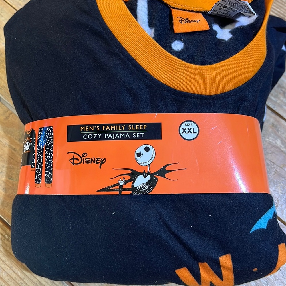 DISNEY men’s  FAMILY SLEEP COZY PAJAMA  SIZE: xxl COLOR: BLACK,ORANGE ANDWHITE